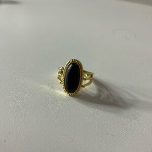 Francesca‘s black stone ring size 7